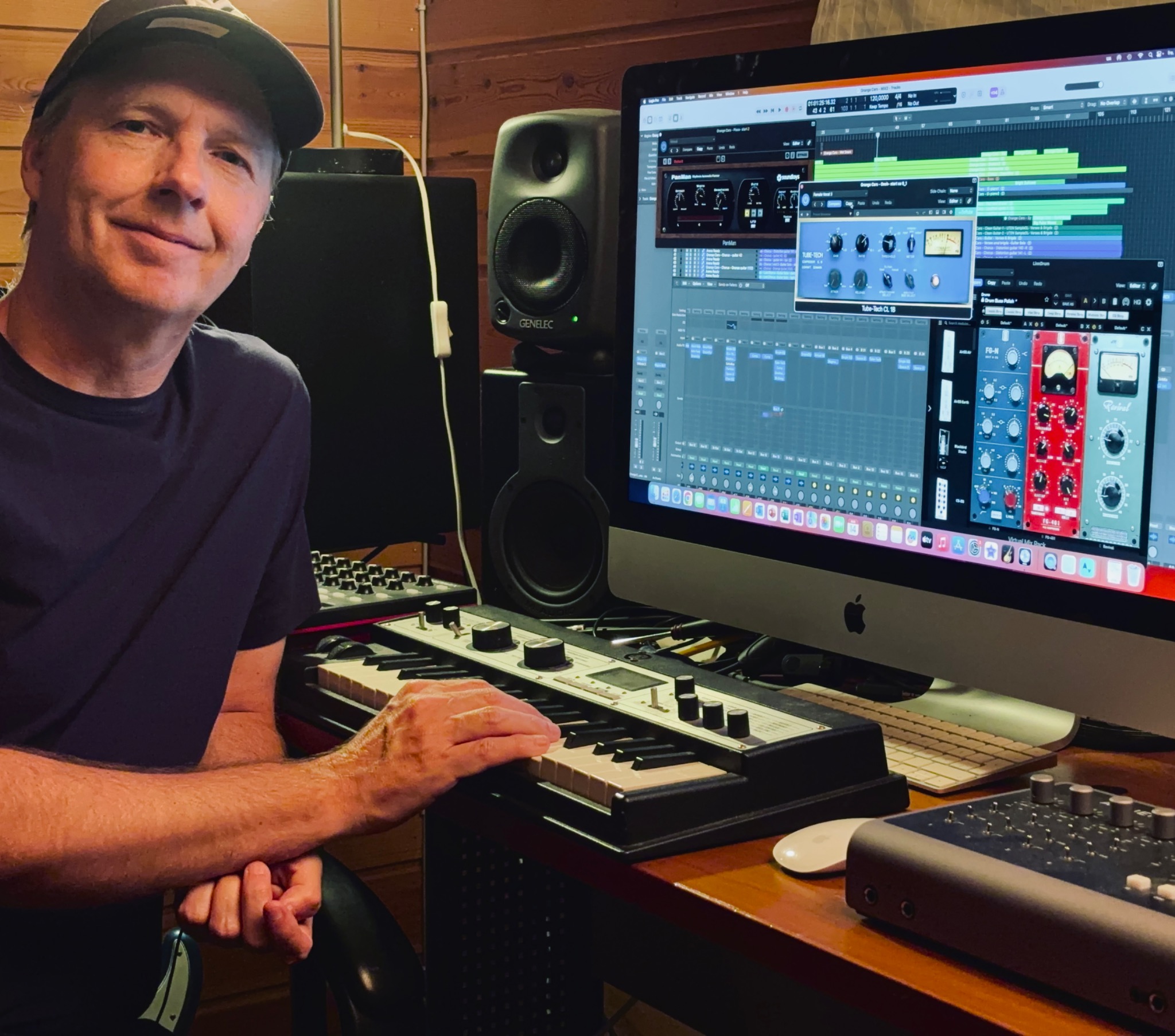 Marius Sørlie Eriksen working at Fredrikstad Studio workstation